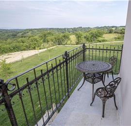 5 bedroom villa with heated pool near Momjan, Istria, sleep 12